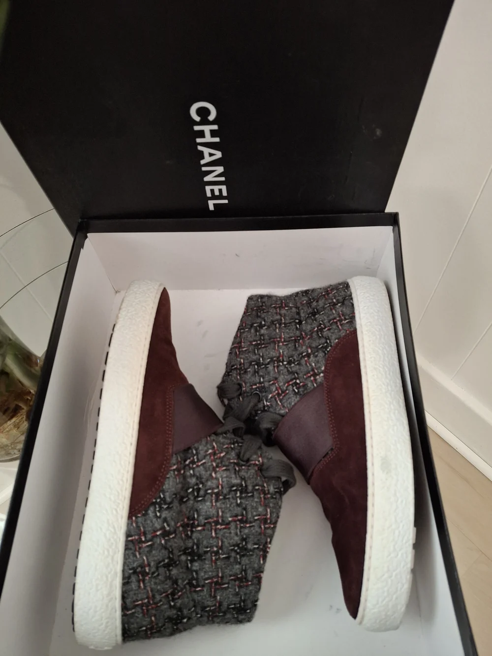 CHANEL storing black look